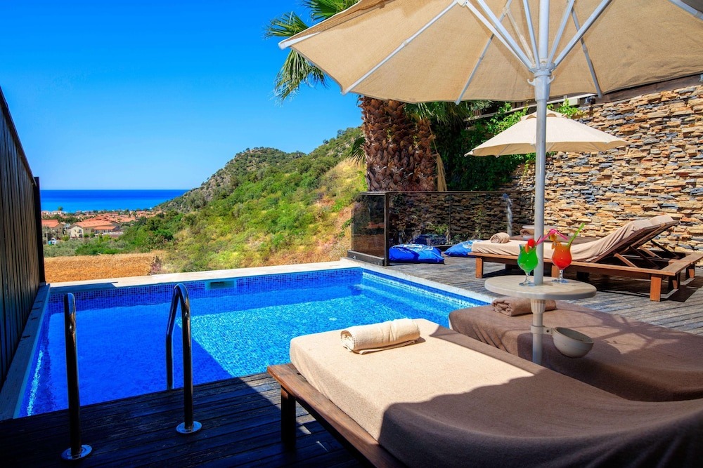 هتل ماناسپارک دلوکس